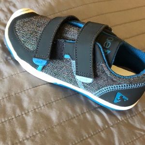 Boys Plae shoes size 10,NWT